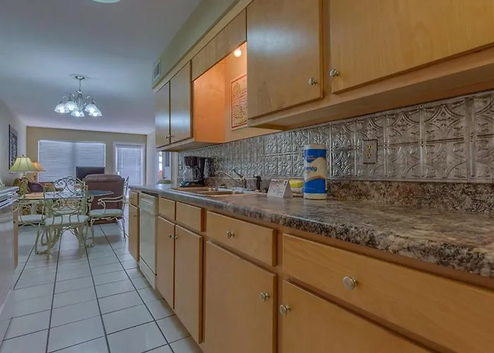 Island Shores 455 Apartment